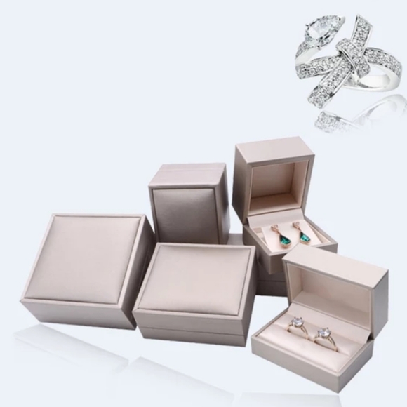 COPY - 1ct cultivated emerald S925 sterling silver ring adjustable. - Picture 10 of 10